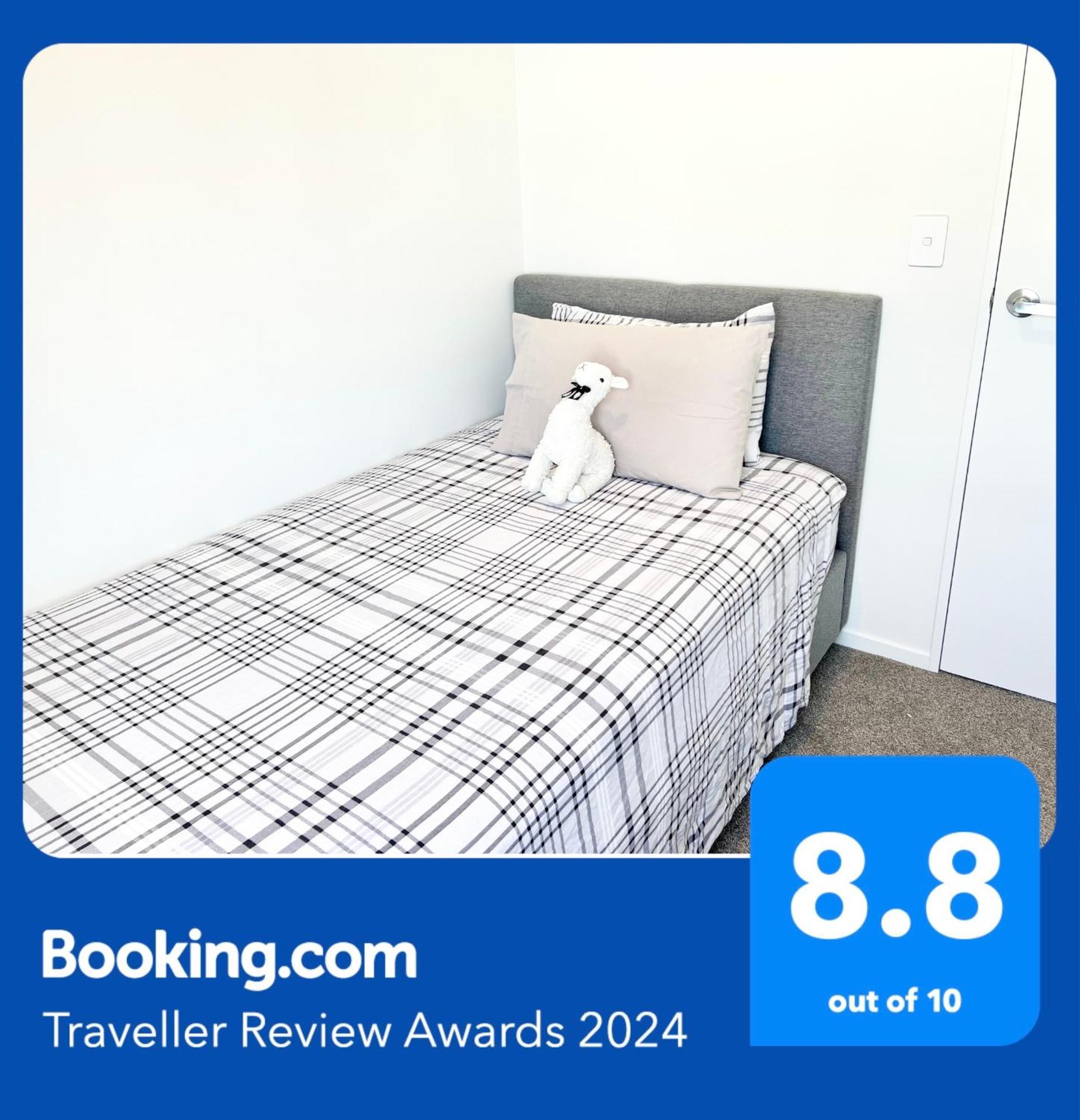 A&J Queen Bedroom-Quiet And Brand New With Reserve View Auckland Buitenkant foto